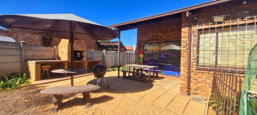 3 Bedroom Property for Sale in Orkney Park North West